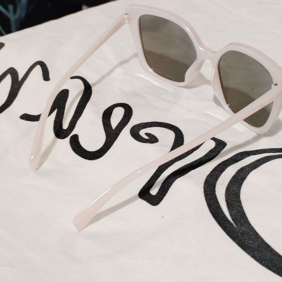 White Cat-Eye Sunglasses - Picture 4 of 4